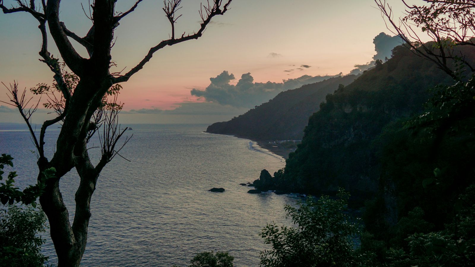 The savanna hills of Bukit Asah in East Bali, a favourite for adventurous prewedding sessions