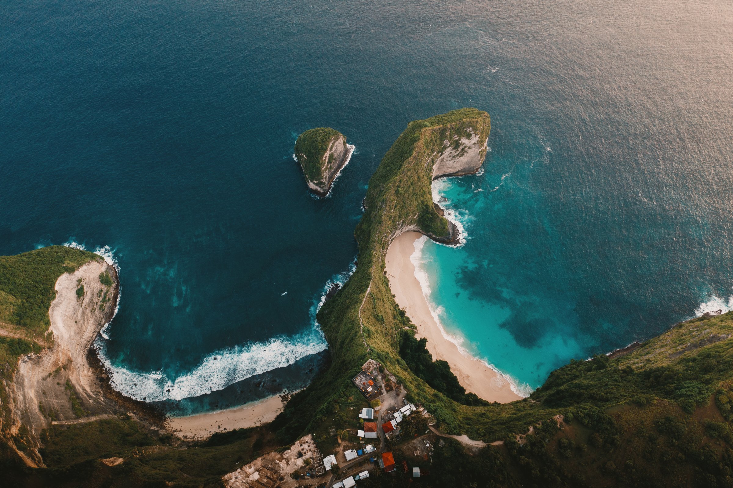 Nusa Penida couple journey of Sze across Atuh, Diamond Beach, and Broken Beach