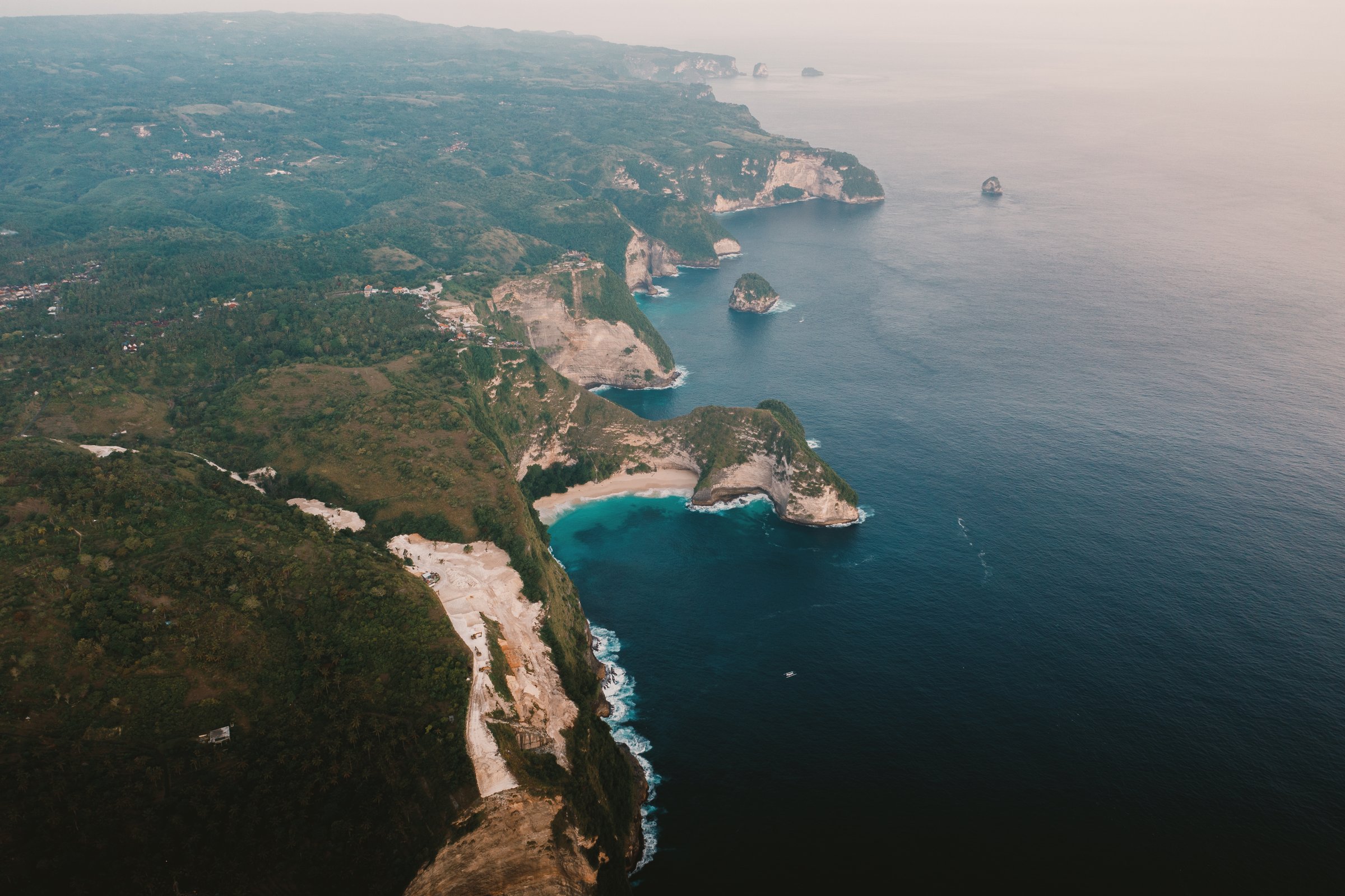 Nusa Penida couple journey of Sze across Atuh, Diamond Beach, and Broken Beach