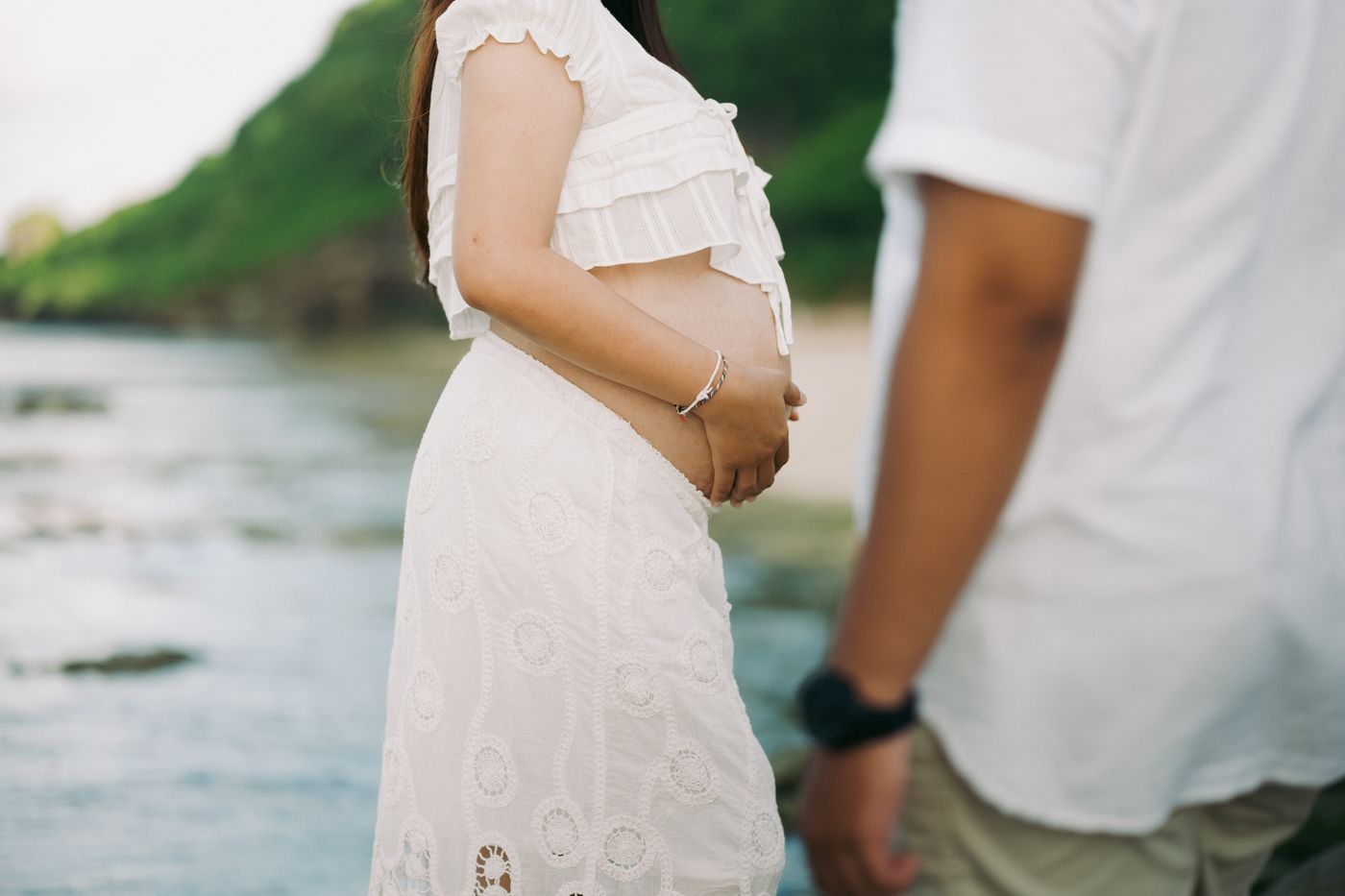 Beach maternity session of Teja and Desy in Bali by Kadek Aris